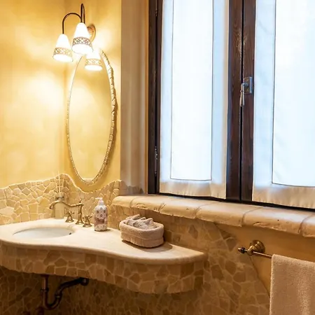 Isotta 8&4, Emma Villa Civitanova Marche