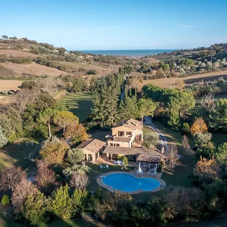 Isotta 8&4, Emma Villa *