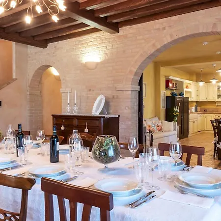 Villa Isotta 8&4, Emma