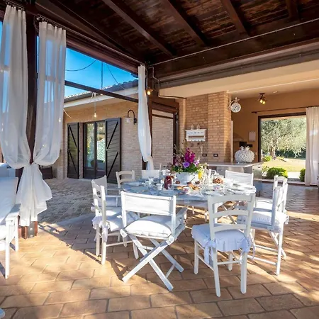 Isotta 8&4, Emma Villa